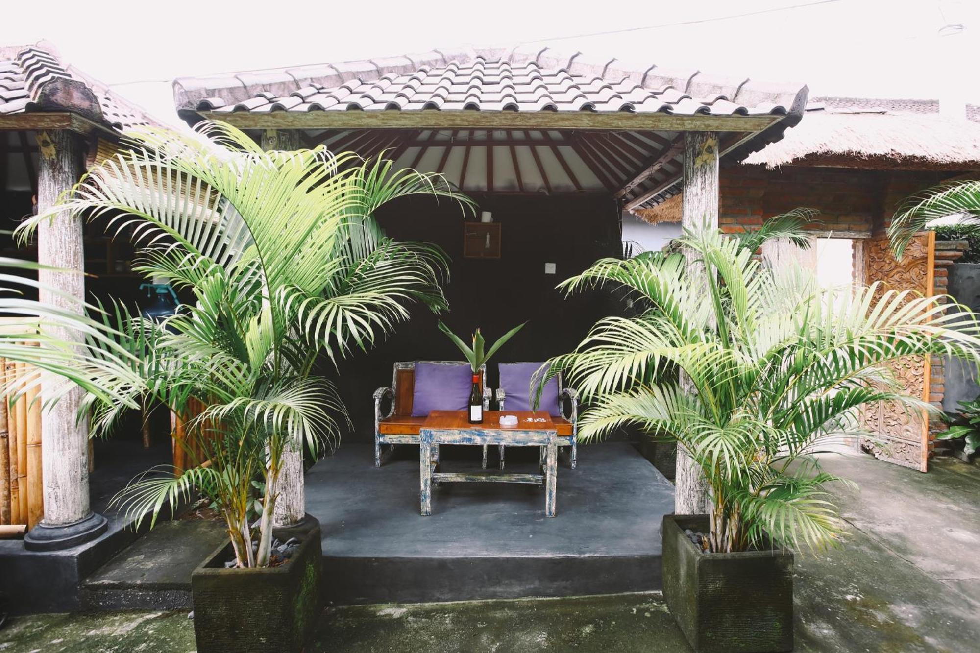 Swan House Canggu Hotel Exterior photo