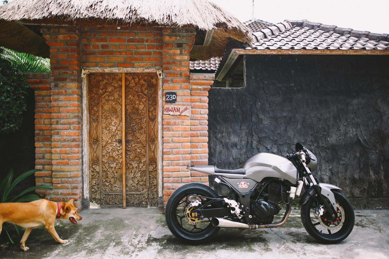 Swan House Canggu Hotel Exterior photo