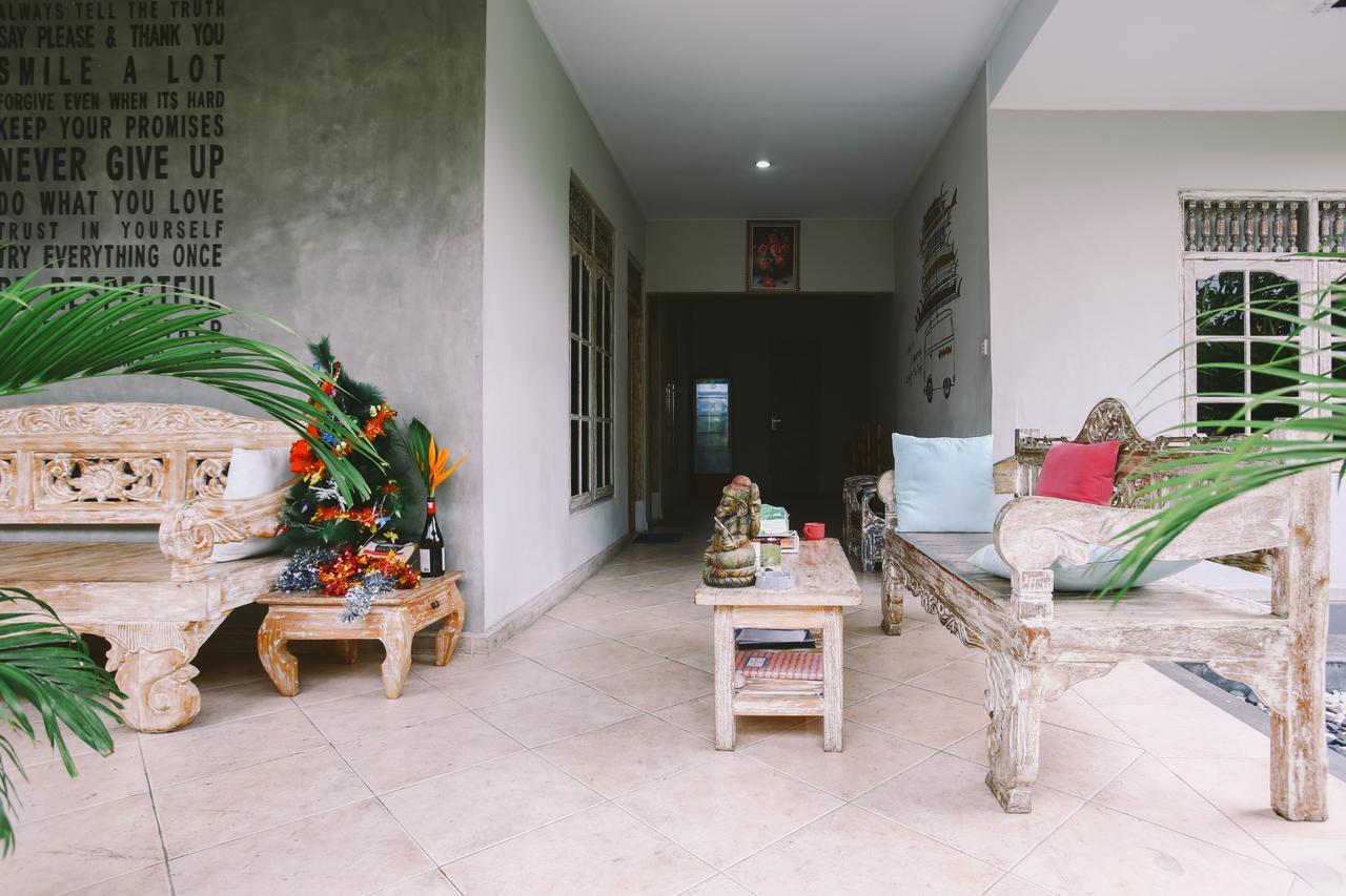 Swan House Canggu Hotel Exterior photo